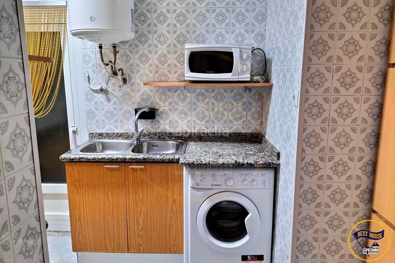 Foto e9f844d0-fa55-4be3-ad3d-9409c29651da. Flat with heating in Centro Cuenca