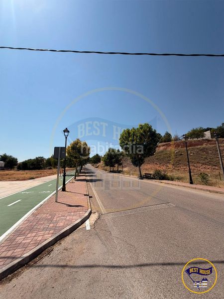 Foto 76a71c45-a0e2-47ef-98c4-ec0755cf1242. Casa adossada amb calefacció aparcament a Valeras (Las)