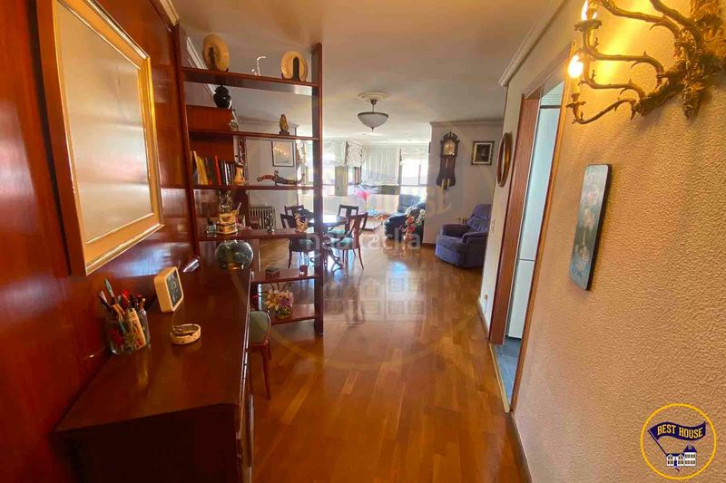 Foto f012d890-b8ff-43b3-933c-f194a3d9c7f7. Flat with heating in Centro Cuenca