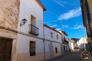 Haus  Mayor. Se vende casa en castejon