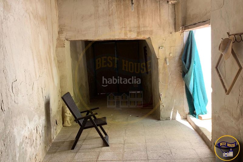 Foto a4bedabe-b983-4e76-8c5f-2fd8879f5cad. Casa amb calefacció aparcament a Castejón