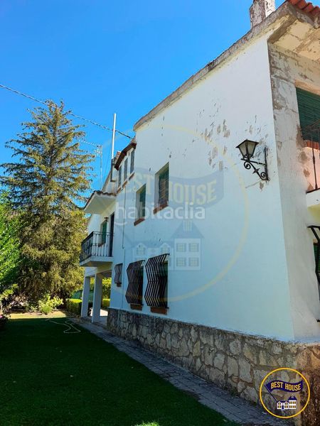 Foto 44bb12b4-7f74-49c6-b547-befe9f271d82. Masia amb aparcament piscina a Palomera