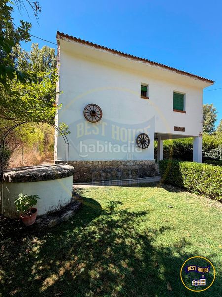 Foto b5d84252-657c-4666-932e-ff548eee29d6. Masia amb aparcament piscina a Palomera