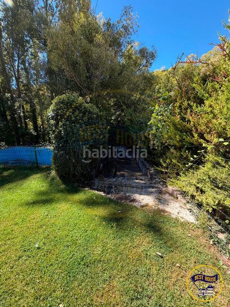 Foto f09378b0-2b0d-480e-b02c-897a7e7cacc5. Masia amb aparcament piscina a Palomera