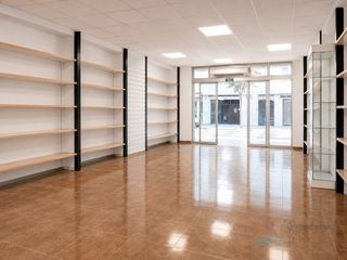 Local Comercial a Puig des Molins. Local comercial en venta en ibiza ciudad  amplio espacio con exc