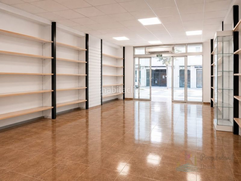 Foto ec835cbf-eb08-43d7-83df-f21376be9c73. Local comercial a Puig des Molins Ibiza