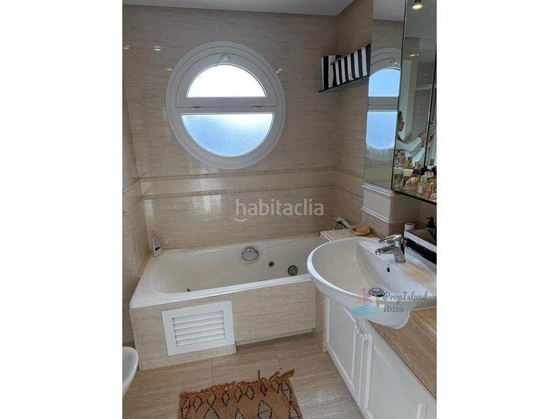 Foto d64df4ed-65e4-4dc6-8b27-e8d319075050. Attique avec parking dans S´Eixample-Can Misses Ibiza