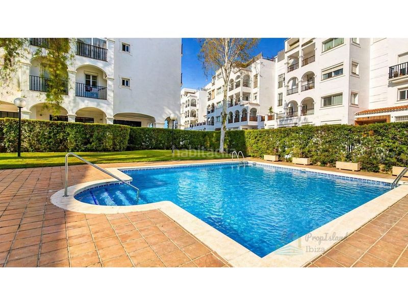 Foto fb444b42-404f-4de2-856c-0a081834c038. Pis amb piscina a Marina Botafoc-Talamanca Ibiza