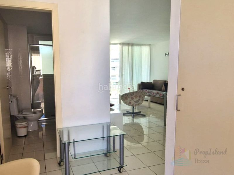 Foto 38f5a6d5-9d3a-43a2-880f-85f555f9016f. Miete appartement mit parking in Ses Figueretes - Platja d'en Bossa - Cas Serres Ibiza
