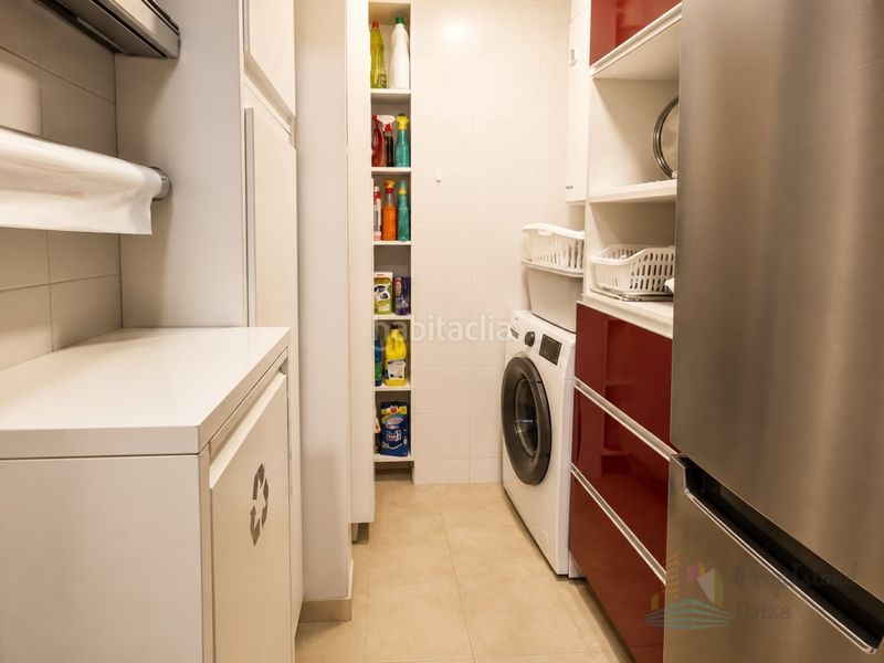Foto d3f8c894-3f6a-4a94-8d51-e1e395e10415. Duplex with parking in S´Eixample-Can Misses Ibiza