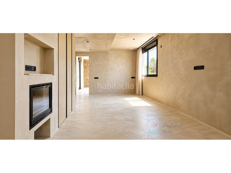Foto 8cd6a831-626f-4898-a650-93e5e18bff0a. Casa amb aparcament a Santa Eulària des riu Santa Eulària