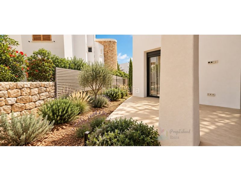 Foto ae7df29e-00fb-4a9b-83c9-571d3a9946d4. Casa amb aparcament a Santa Eulària des riu Santa Eulària