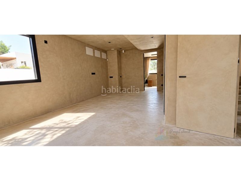 Foto edaa790d-6697-4f25-ab52-ab32d21de667. Casa amb aparcament a Santa Eulària des riu Santa Eulària