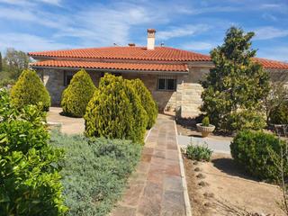 Xalet a Baza. Venta de villa en baza