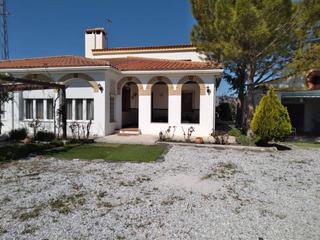 Xalet a Baza. Chalet en venta en baza