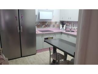 Casa aparellada a Baza. Casa adosada en venta en baza