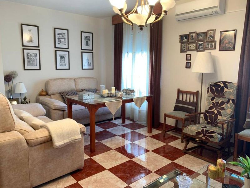 Foto c4517246-859b-453a-bb0b-2d62ef4d13fb. Casa amb aparcament a Baza