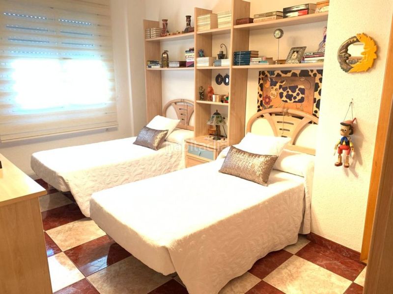 Foto ca35abd9-2287-4f40-aa07-14040e65aa40. Casa amb aparcament a Baza