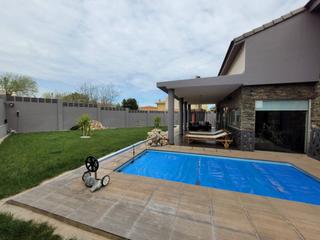 Casa a Baza. Venta de chalet individual en baza
