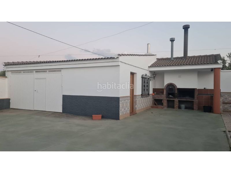 Foto 05eb9fbc-f890-4675-a404-459640b763e1. Xalet amb calefacció aparcament piscina a Baza