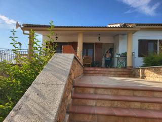 Chalet à Baza. Casa en venta en andoain