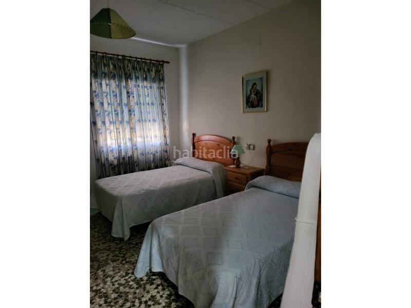 Foto f0c93773-11b9-4b18-a77a-0e01b7e68f8c. Chalet  en venta en Baza