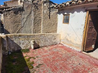 Maison à Baza. Casa en venta en baza, a reformar y con gran potencial