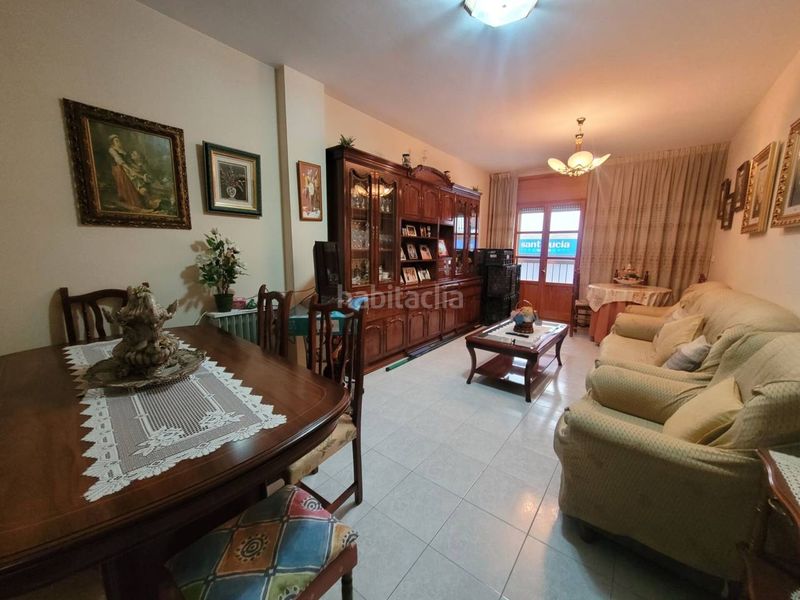 Foto d2b6faed-efd6-4b49-8109-b2040806b811. Piso  en venta en Baza