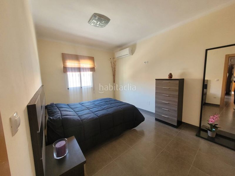 Foto a5606646-aadc-415c-b6a1-fbbebdd315e1. Pis amb calefacció aparcament a Baza