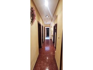 Flat in Baza. Venta de piso de 3 habitaciones en baza