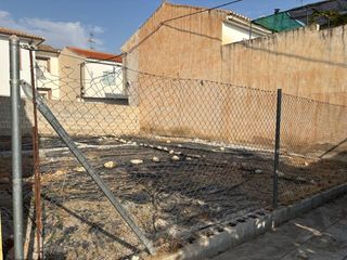 Gewerbliches Grundstück in Baza. Solar en venta en baza