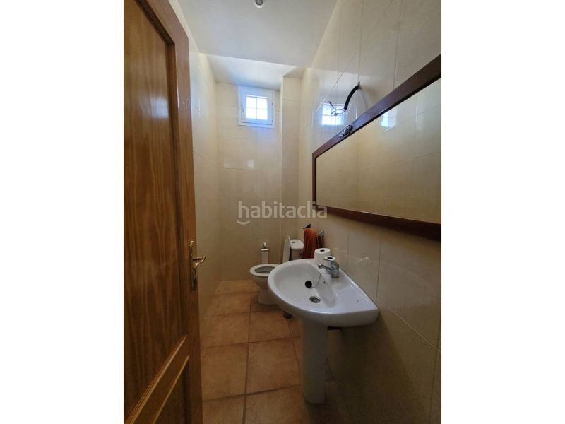 Foto 108d2628-458c-4436-b5a3-e6ec1e543d16. Casa amb calefacció aparcament piscina a Baza