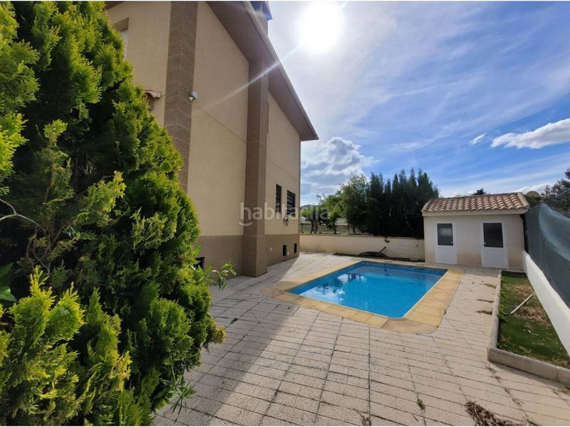 Foto 7a7e11e0-309c-42a1-9acb-04c501772048. Casa amb calefacció aparcament piscina a Baza