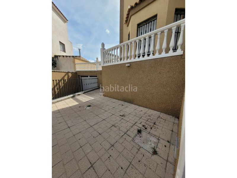 Foto b9dfb6c5-a19d-4677-be6c-e2523fd03616. Casa amb calefacció aparcament piscina a Baza