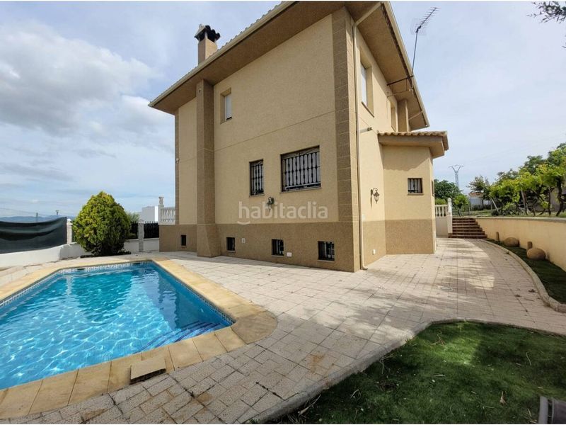 Foto f561c8bf-a60e-4b6d-a83b-3014282212ef. Casa amb calefacció aparcament piscina a Baza