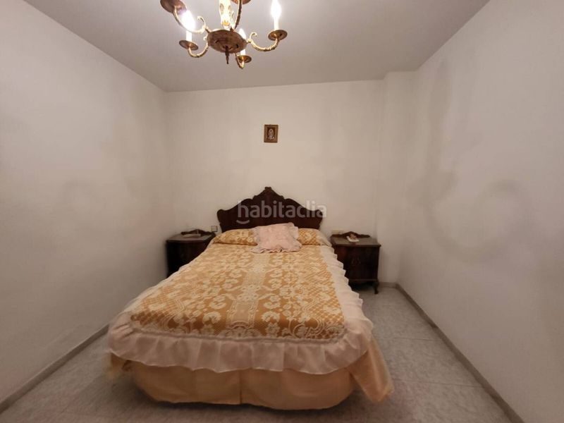 Foto bdc0728c-ad02-4d87-97f5-630b8db992b4. Casa amb aparcament a Baza
