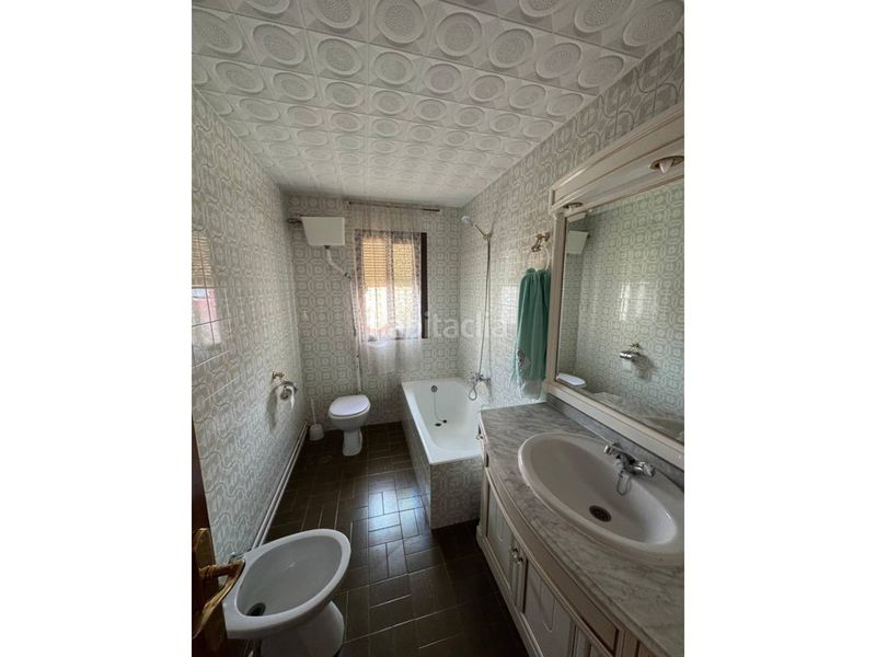 Foto 187e5a01-f424-4a93-a708-5ada121f2ef4. Casa amb calefacció a Baza