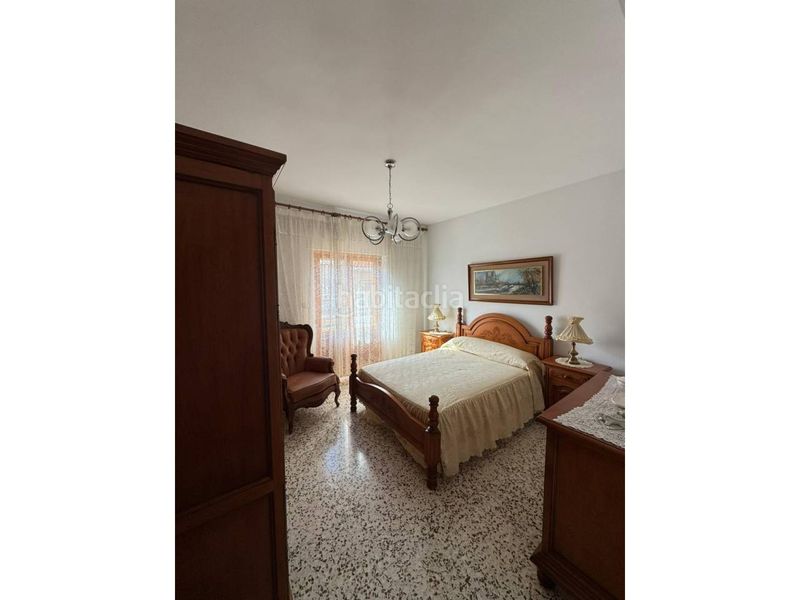 Foto 1bb27ad4-ada3-4539-a893-e1490c324a00. Casa amb calefacció a Baza
