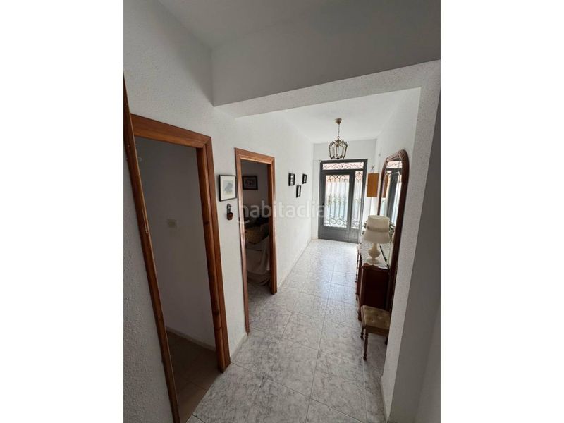Foto b7ed455a-cf74-4d00-a656-d9903abad2d3. Casa amb calefacció a Baza