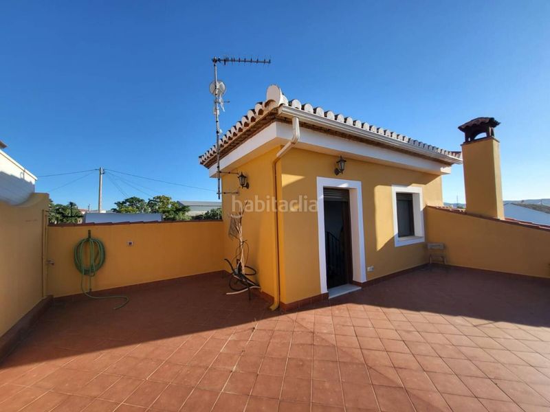 Foto 3548f3de-2f4a-4797-8bb0-32eb61d04002. Casa amb aparcament a Baza
