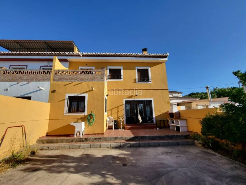 Foto 60e49604-856f-48f6-a45d-23c6bb07d690. Casa amb aparcament a Baza