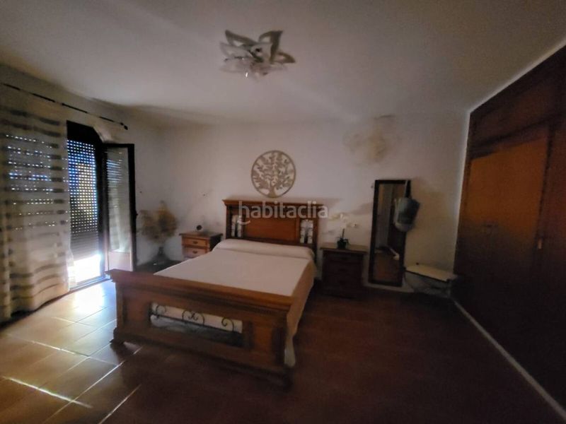 Foto a611cae1-a214-4848-b873-457a063b1659. Casa amb aparcament a Baza