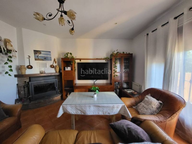 Foto a75f83ee-a604-4bd1-ae72-1b97bca486f9. Casa amb aparcament a Baza