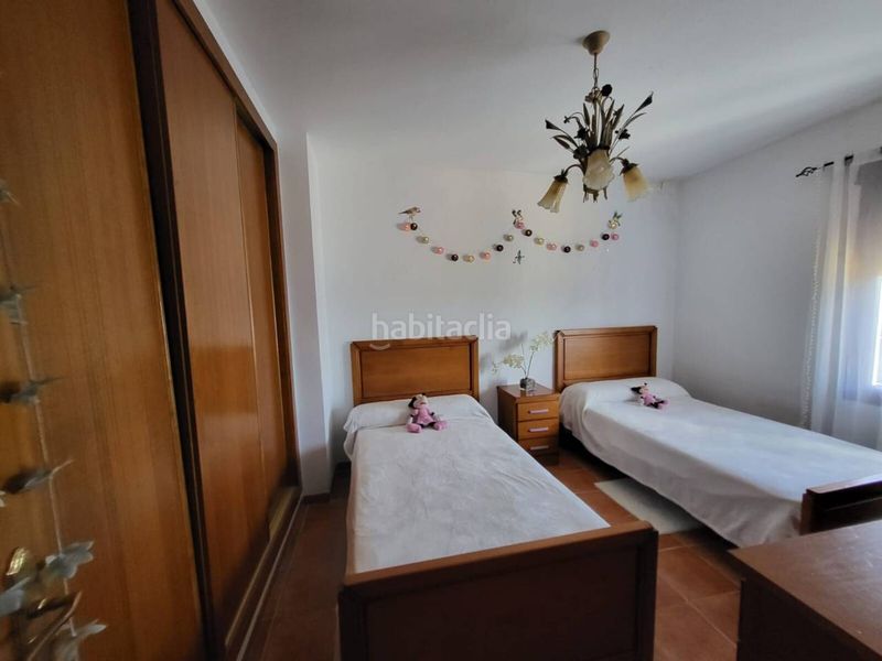 Foto d402aeb2-f307-4b56-a2c1-d924e2e80f00. Casa amb aparcament a Baza