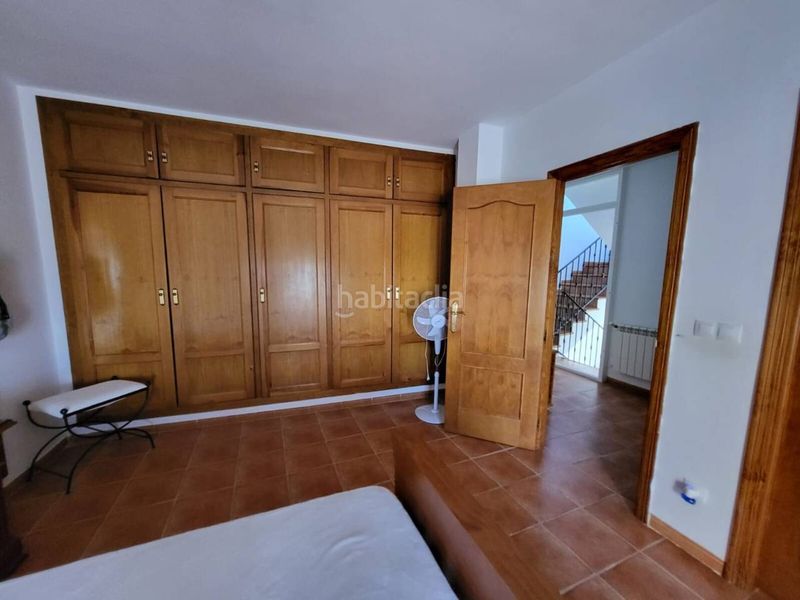 Foto db175538-4827-40c4-82f2-063933f69b35. Casa amb aparcament a Baza