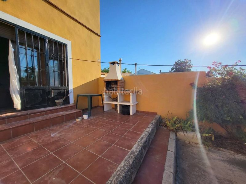Foto edd31ea1-10ac-457f-98cd-c74ce19d9ce8. Casa amb aparcament a Baza