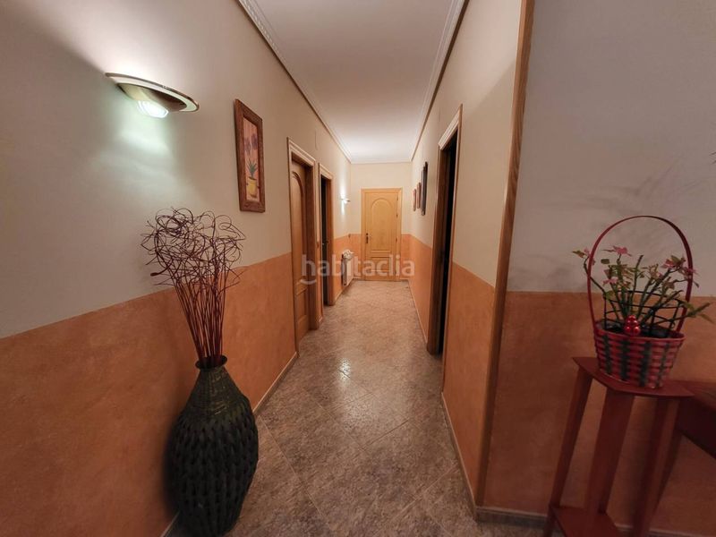Foto 51981edc-f54f-4ee0-9966-15bdb2ac7bc2. Chalet venta de villa en Baza