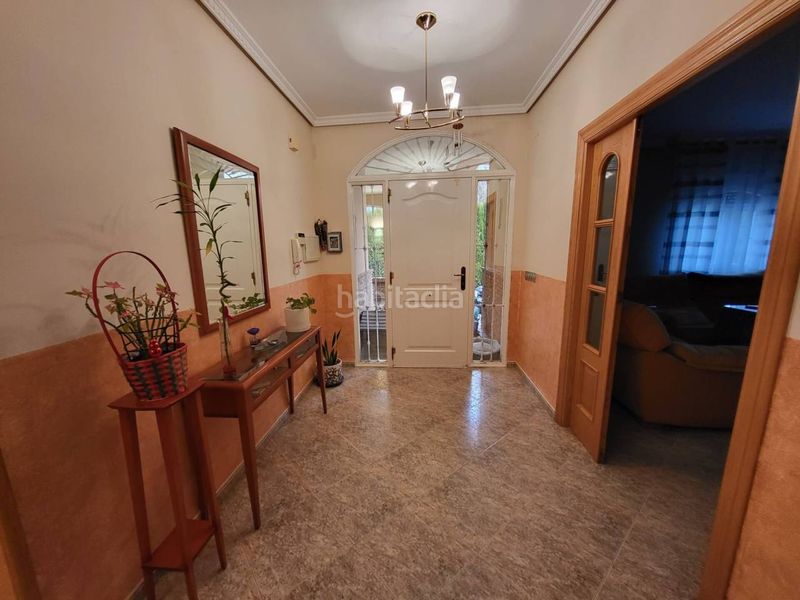 Foto 6854379c-b488-42d8-abcd-07700d23836c. Chalet venta de villa en Baza