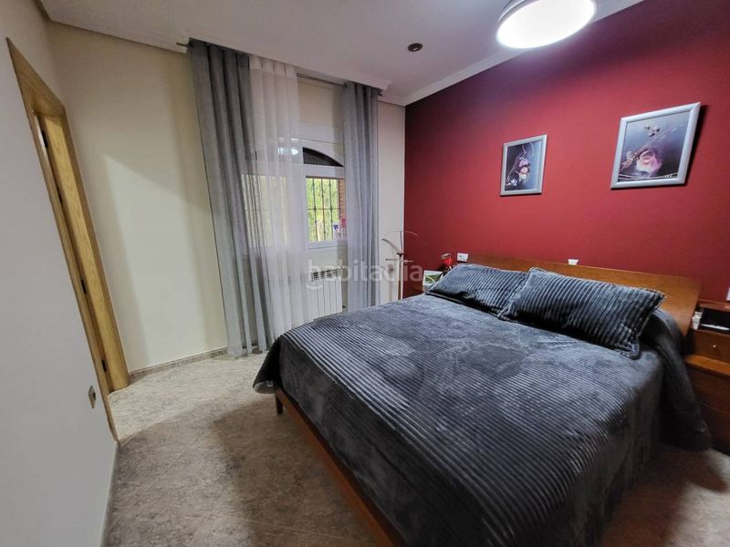 Foto a5f47ca6-61dd-4cc3-b9b7-afd58faf1eda. Chalet venta de villa en Baza