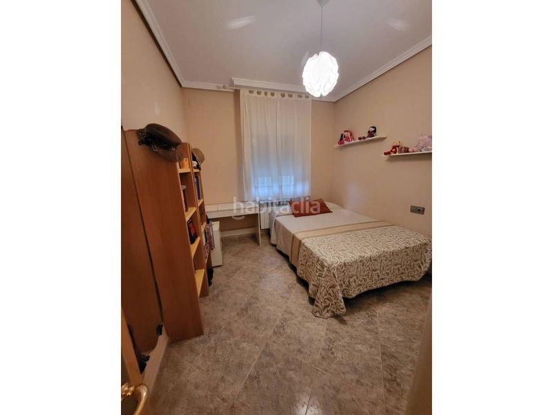 Foto ef3e8c0b-f761-40f5-ba37-396fc2ad1122. Chalet venta de villa en Baza